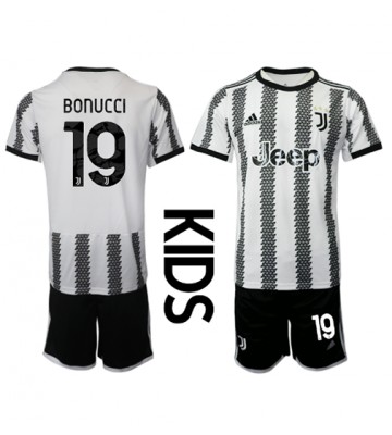 Juventus Leonardo Bonucci #19 Hjemmedraktsett Barn 2022-23 Kortermet (+ Korte bukser)